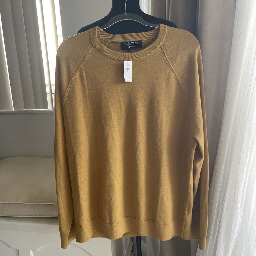 New Banana Republic Men's 100% italian Merino Wool  Sweater golden brown XL